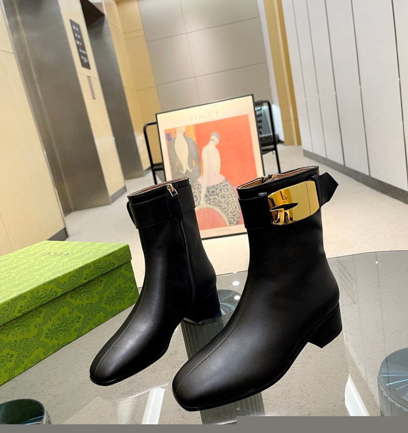 G*u*i boots